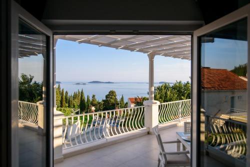 Aurora Seaview Apartment