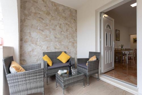 Brand New Two Bedroom Apartment Maro