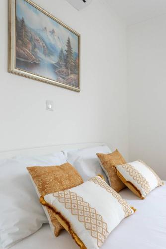 Brand New Two Bedroom Apartment Maro