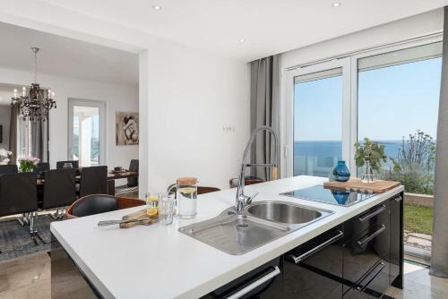 Villa Infinity