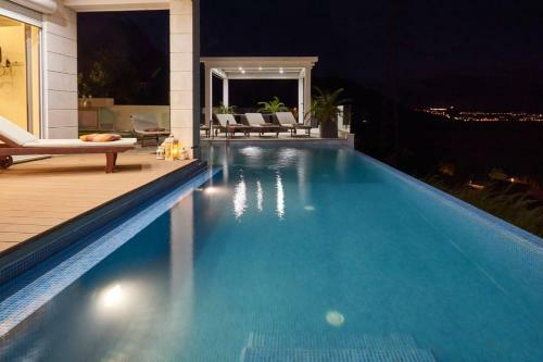 Villa Infinity