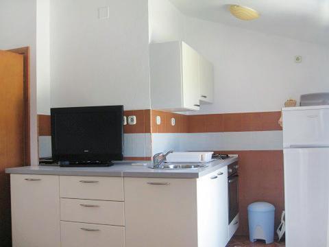 Apartments With A Parking Space Murter - 5100