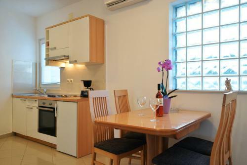Apartmani Vedrana, Murter