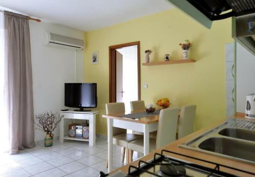 Apartments Ana - Sea View