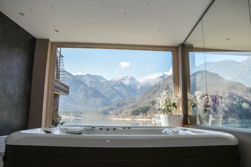 Hotel Albergo Mezzolago