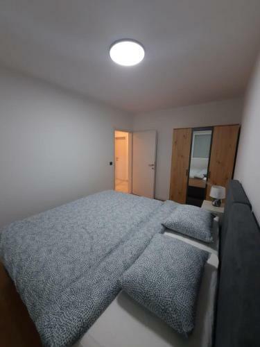 Njivice, Otok Krk, Apartman Dora