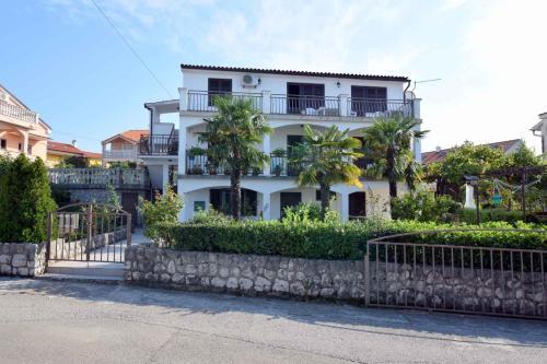 Apartment In Njivice/insel Krk 13290