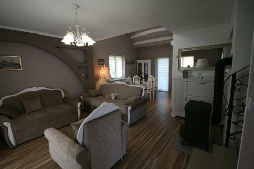 Holiday House Leona