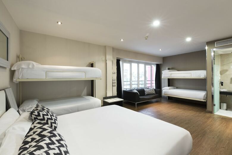 Hotel Petit Palace Triball