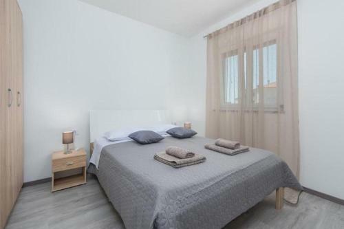Hostal Apartments One&two