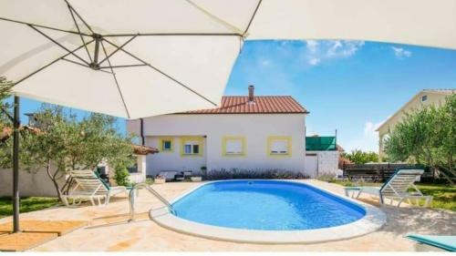Villa Matea With Pool In Beautiful Nature