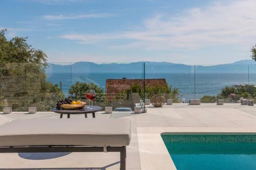 Villa Bue Moon