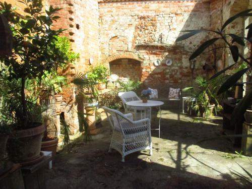 Bed & Breakfast Gartenzimmer Im Schloss Neuhausen