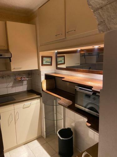Studio Apartment Mit Balkon