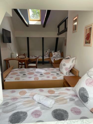 Hostal Citygl�cknms - Direkt Am Bahnhof Und Einkaufszentrum