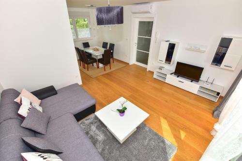 Hostal Apartments Evelin