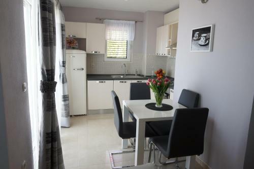 Marina - Holiday Home With Sea View