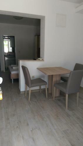 Apartmani Dina