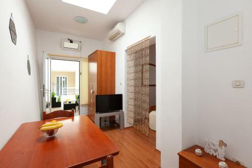 Apartments R