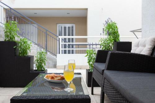 Apartments R