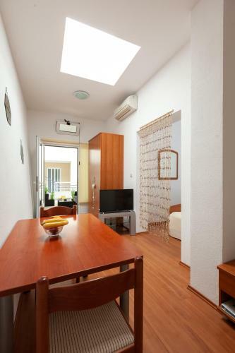 Apartments R