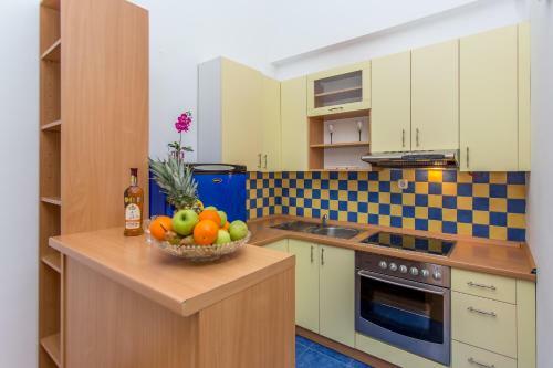 Apartments Snjezana Makarska