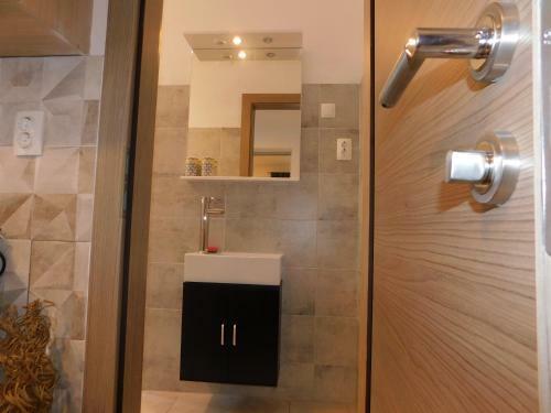 Jacky Apartment / Mountain View