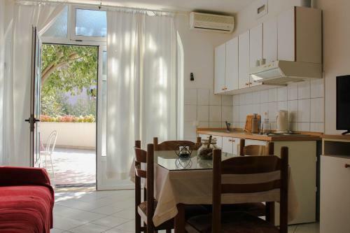 Apartments Pino
