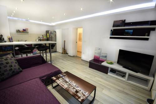 Luna Apartment