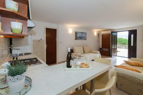 Beach Apartment M & B