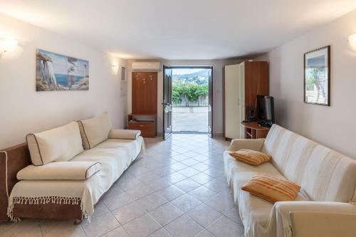 Beach Apartment M & B
