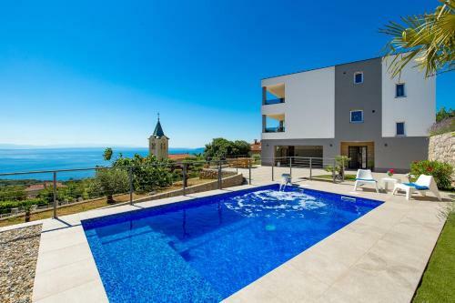Villa Infinity