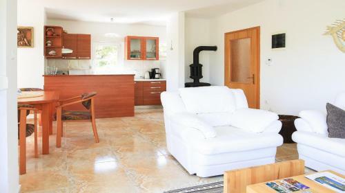 Four Bedrooms Villa Anita