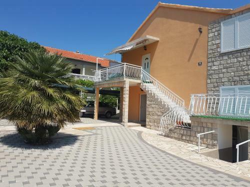 Apartments Alma