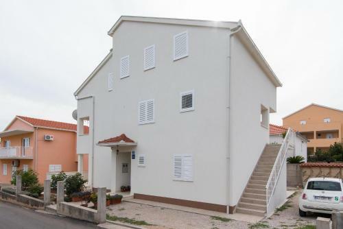 Apartments Darjan