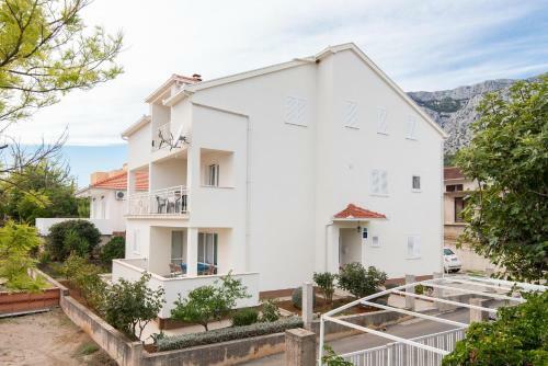 Apartments Darjan