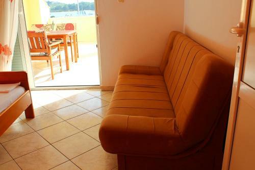 Buco Seafront Apartments & Fastfood