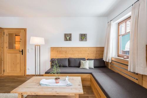 Fischer Apartment C