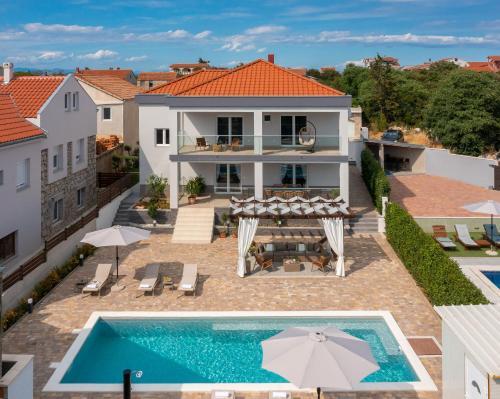 Villa Peregrine