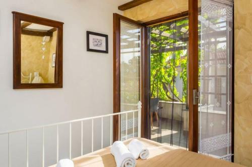 Holiday House - Old Olive