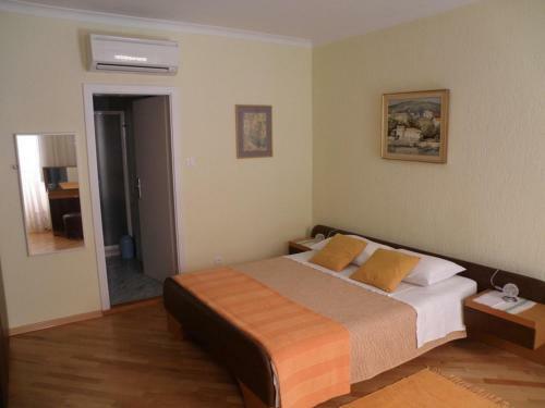 Hostal Rooms Alida