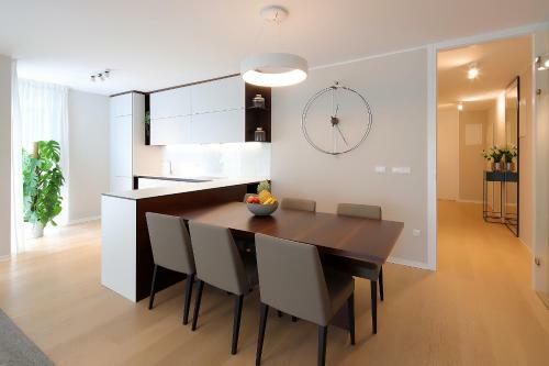 Stylish Apartment 100 M From The Beach