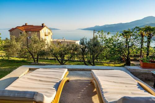 Villa Giani Apartments With Swimming Pool