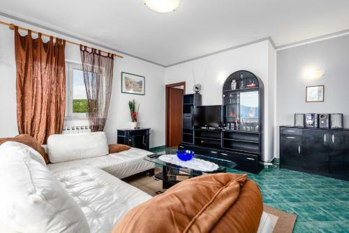Villa Giani Apartments With Swimming Pool