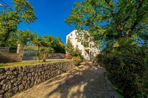 Villa Giani Apartments With Swimming Pool