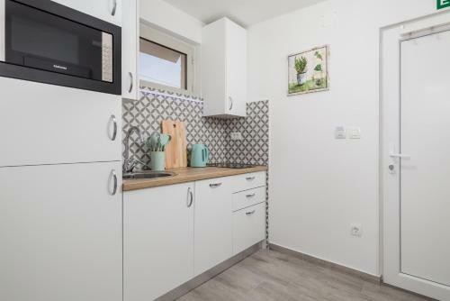 Studio Apartman Rozi