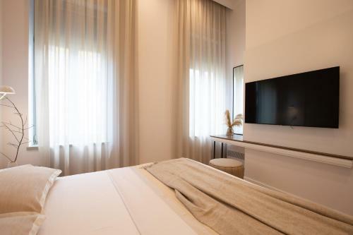 Plaza Apartments