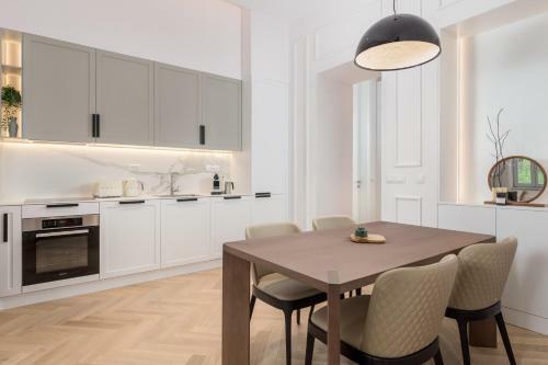 Plaza Apartments