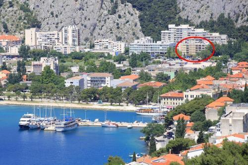 Apartments With A Parking Space Omis - 16952