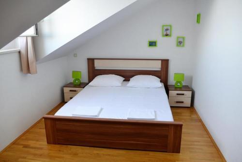 Apartments By The Sea Duce, Omis - 943